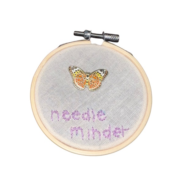 Butterfly Magnetic Needle Minder Handmade - Picture 4 of 4